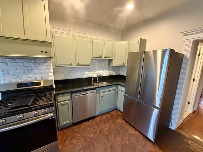 Photo - 324 Chelsea St Unit 3