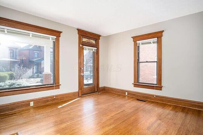Photo - 925 Mt Pleasant Ave