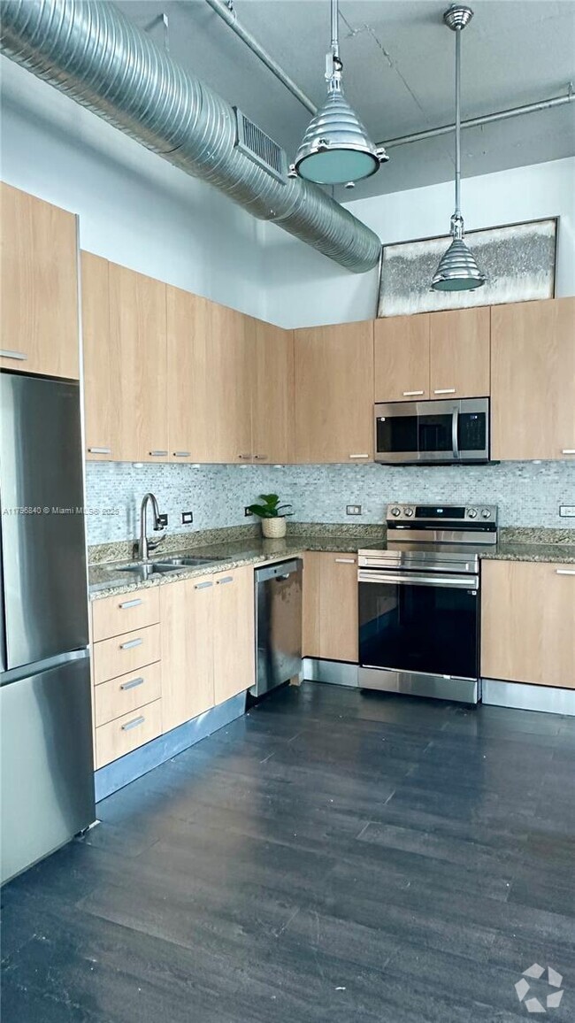 Building Photo - 2100 Van Buren St Unit 321 Rental