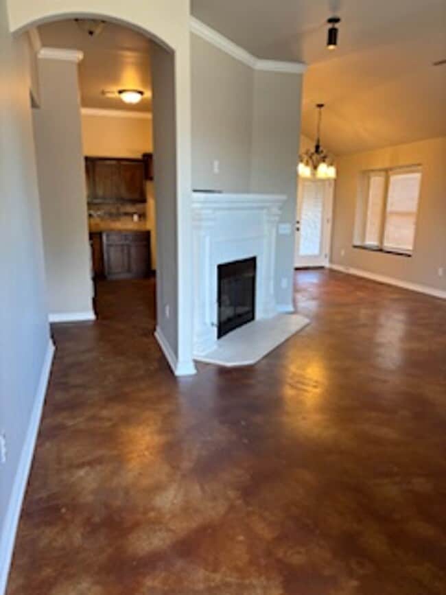 Photo - 427 Dalton Ln