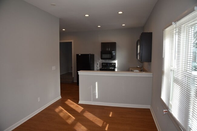Photo - 350-352-352 E Hinman Ave Apartment Unit 352 E Hinman Avenue