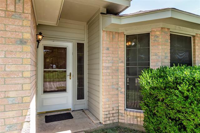 Photo - 845 Applewood Dr