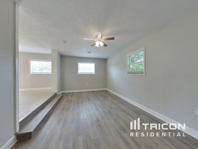 Photo - 366 Clemson Dr House