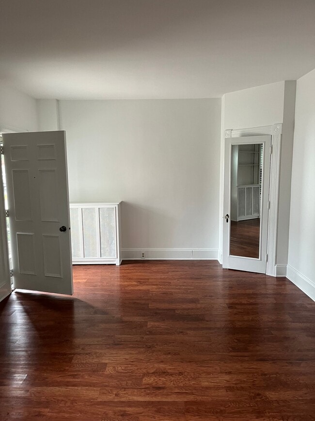 30 N Broad St