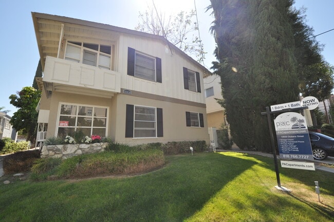 Building Photo - 14830 Dickens St Rental