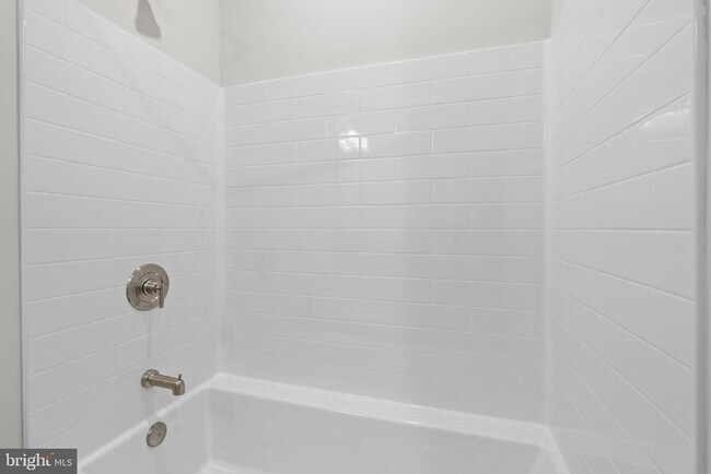 Photo - 30 W Broad St Unit SUITE 4