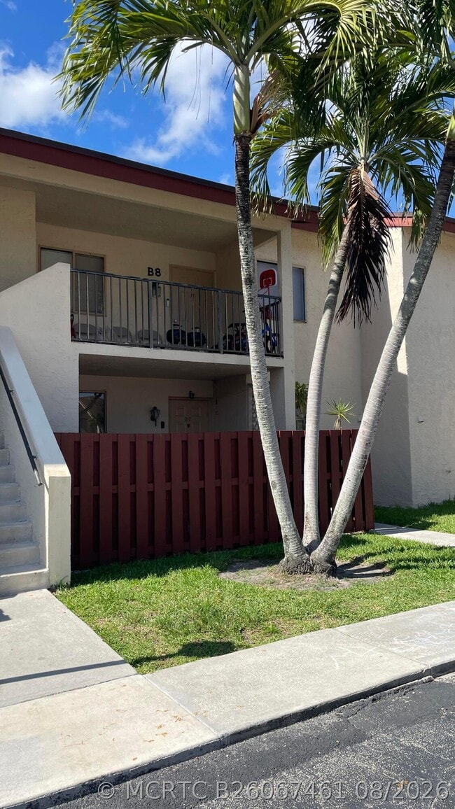 Building Photo - 7911 Southgate Blvd Unit B2