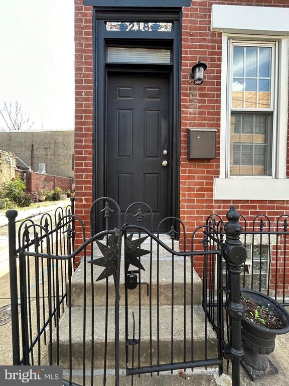 Building Photo - 218 E Wildey St Rental