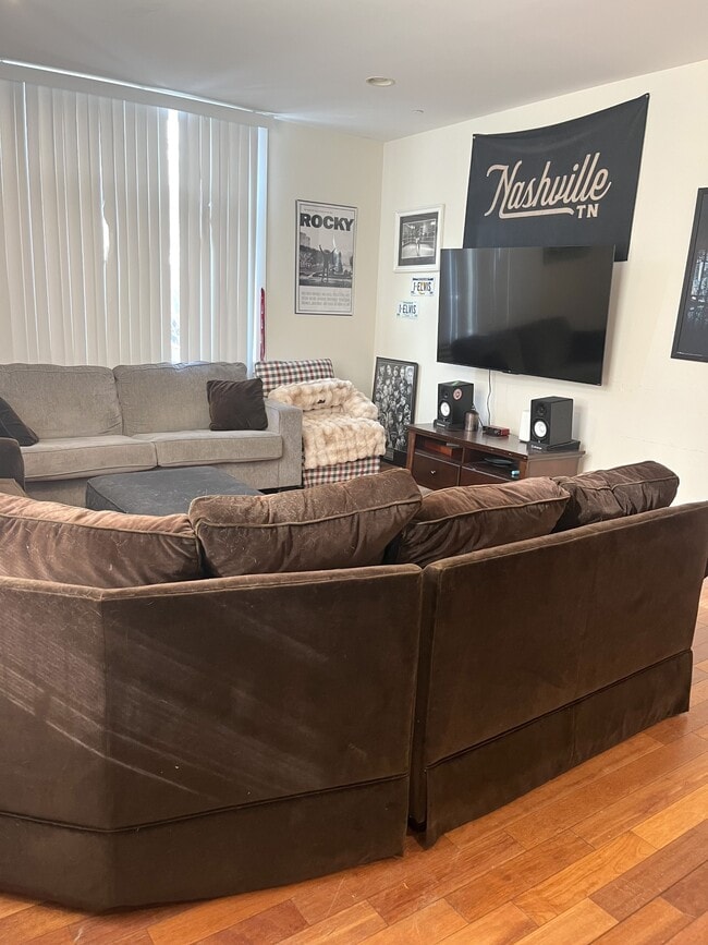 Photo - 1829 Vineyard St