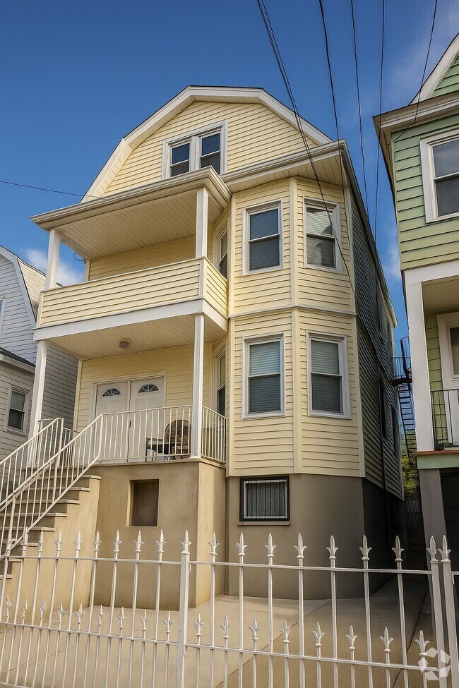 Building Photo - 247 Parker St Unit 3 Rental