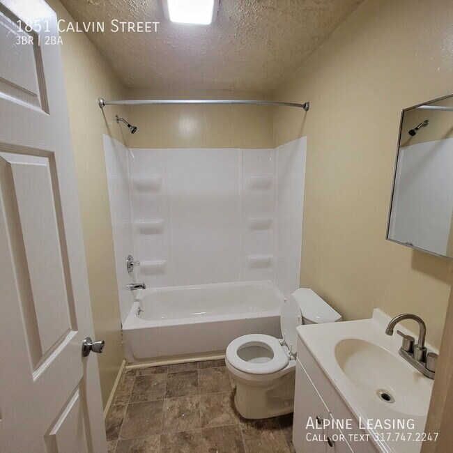 Photo - 1851 Calvin St