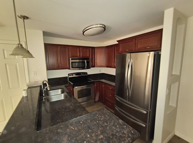 Building Photo - 1 Bedroom Condo in Clairemont Unit 182