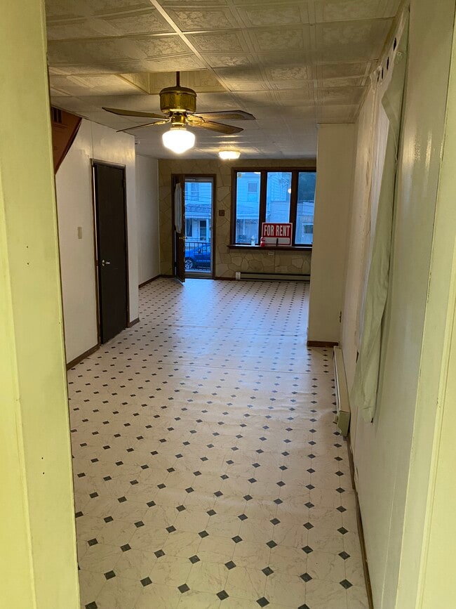 Photo - 334 E 5th St