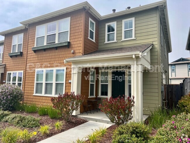Building Photo - 215 9th St Rental