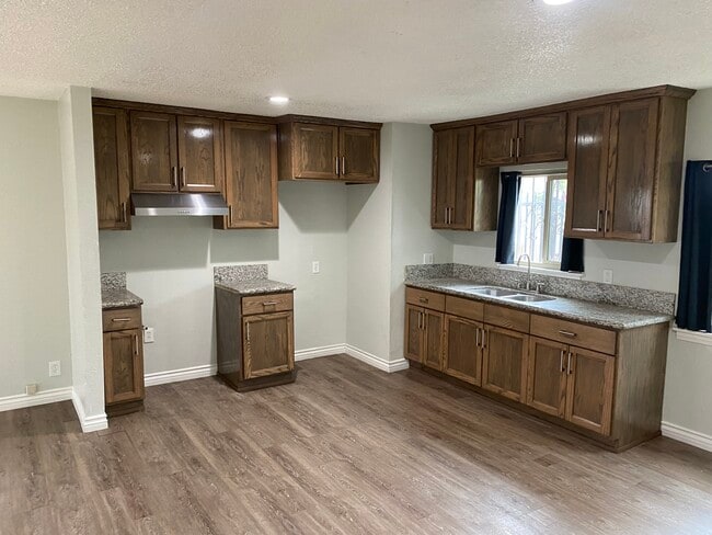 11150 S Figueroa St Unit 2