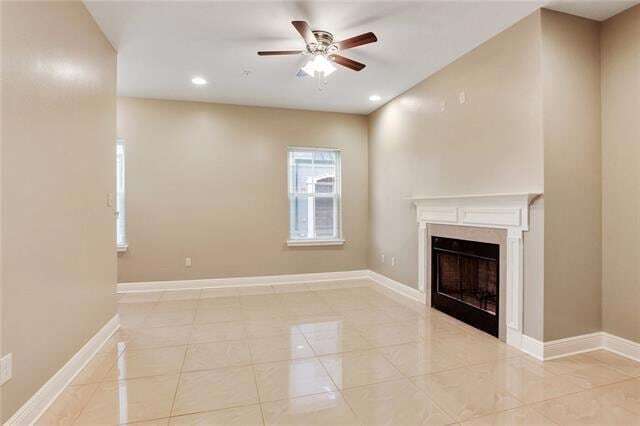 83 Carriage Ln Unit B