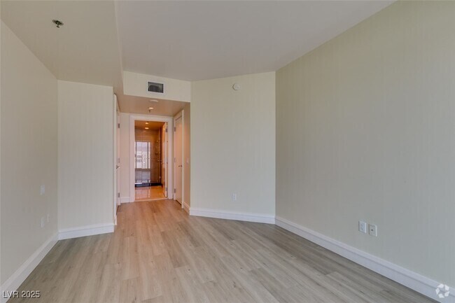 Building Photo - 2700 S Las Vegas Blvd Unit 2910 Rental
