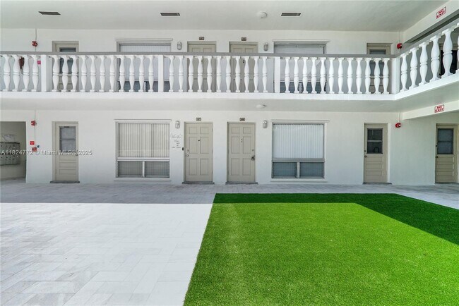 Photo - 5450 Hollywood Blvd Unit 206
