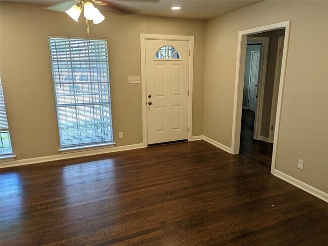 Photo - 5622 Elmlawn Dr