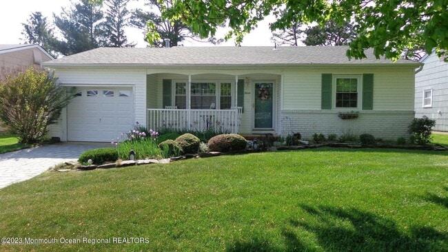 Building Photo - 7 Basset Dr