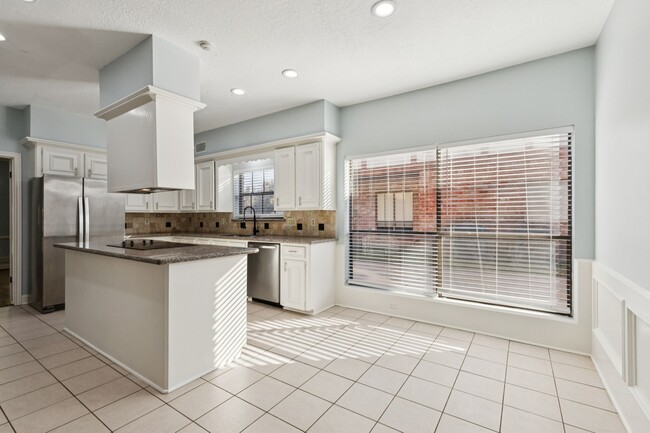 Photo - 14819 Walbrook Dr
