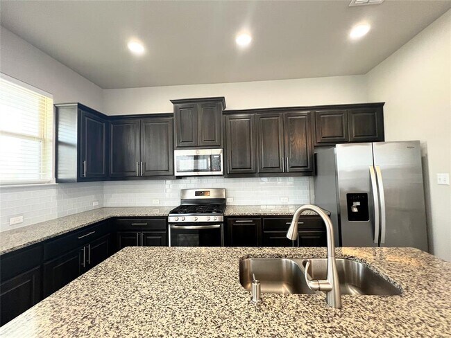 Photo - 2101 Dillon Pond Ln Unit B