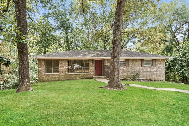 Building Photo - 1208 Oakley Dr