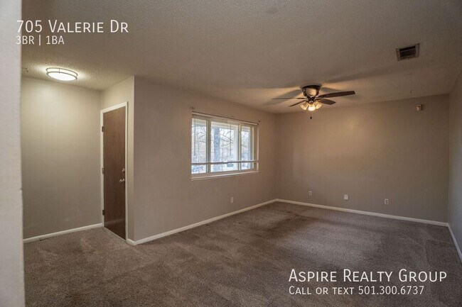 Photo - 705 Valerie Dr