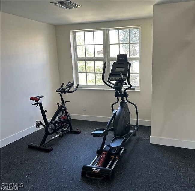 Photo - 15901 Pointe Cir Unidad 104