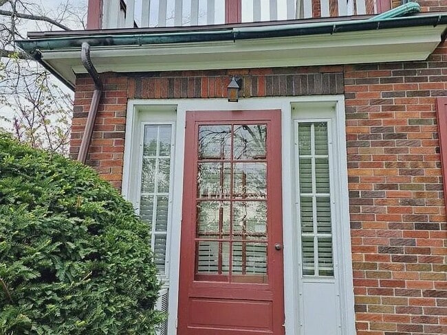 Photo - 401 E Lancaster Ave