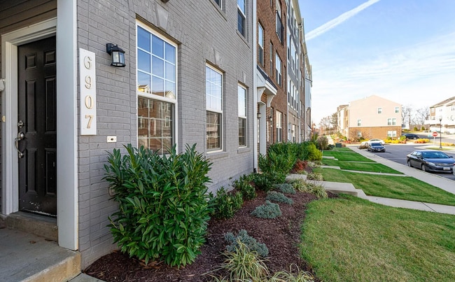 Photo - 6907 Stoddert Ln