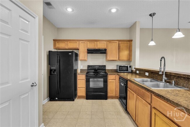 Photo - 975 Canyon Oak Loop