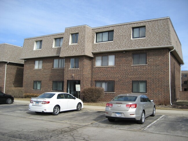Building Photo - 1424 Carol Ct Unit 3A