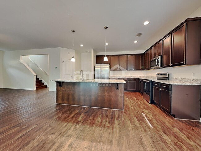 Photo - 138 Waverly Way