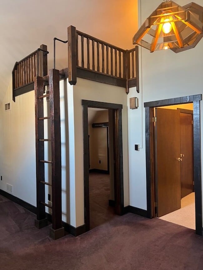 Building Photo - E Liberty/ S Bedford Unit 99 E Liberty Ave