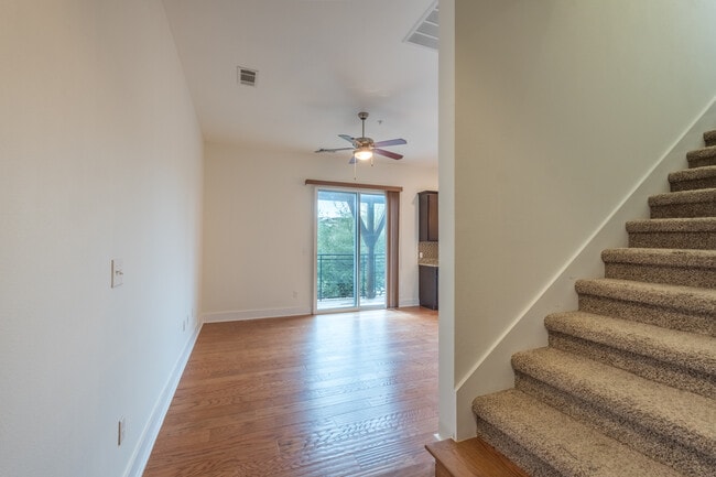 Photo - Beautiful 2 Bedroom, 2.5 Bath Townhome in Northwest Austin