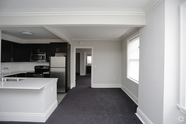 Interior Photo - Bellerive