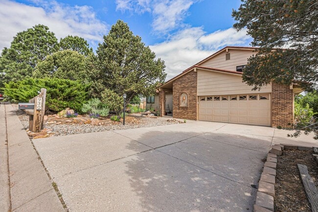 Photo - Big*Open*Private*Custom Home in Pinecliff D#20