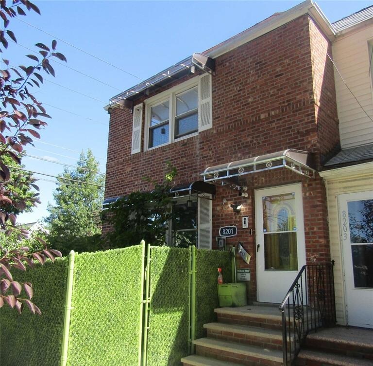 Photo - 82-01-8251 251st St