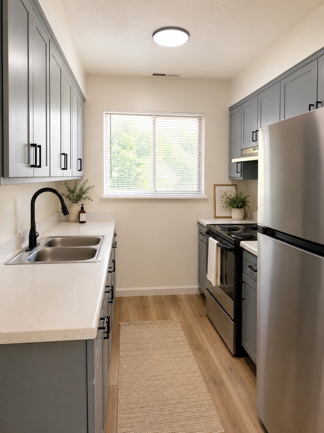 Photo - Riverside Apartments