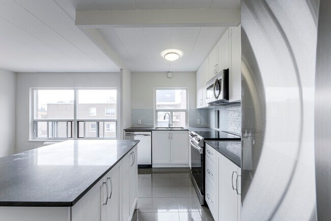 Photo - Stephen Apartments