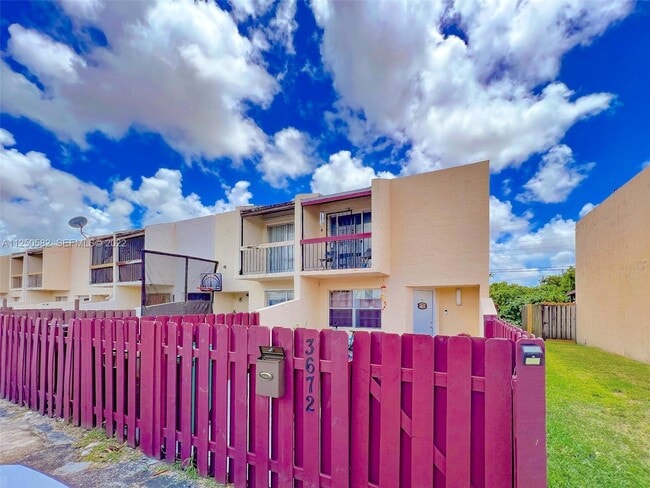 3672 SW 59th Ave