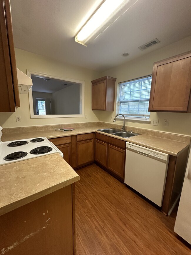 112 Tamara Ln Townhome Townhome Rental in Port Royal SC