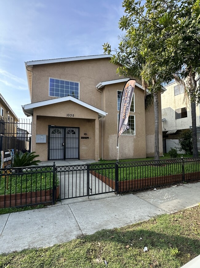 Building Photo - 1035 Myrtle Ave Unit 3