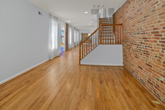Photo - 642 S Linwood Ave