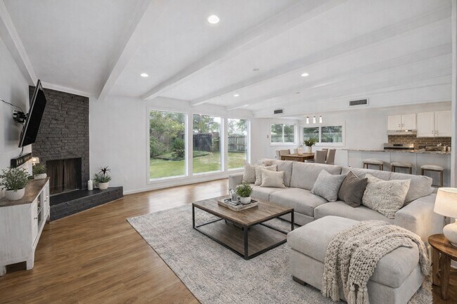 Photo - 10518 Moorberry Ln