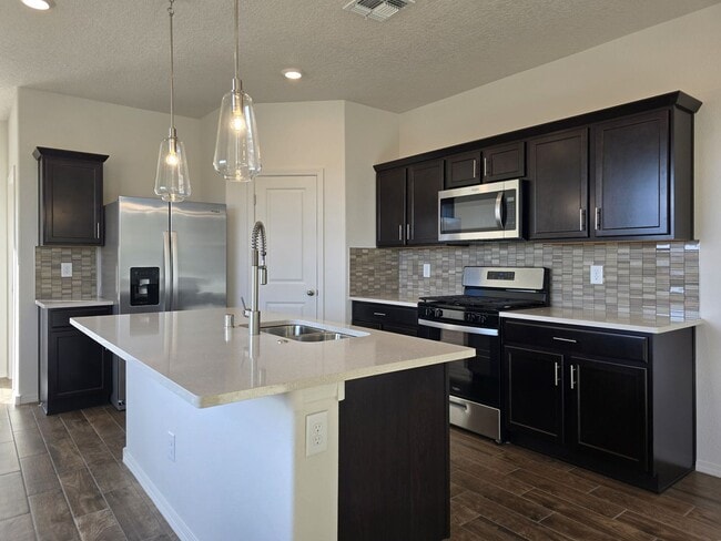 Building Photo - 3850 Chitalpa