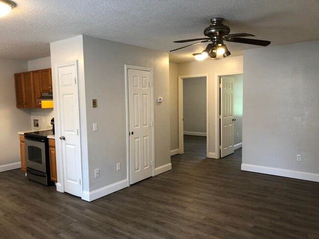 Photo - 100 E Main St Unidad 6