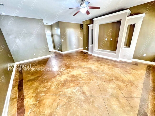 Photo - 958 James Madison Dr