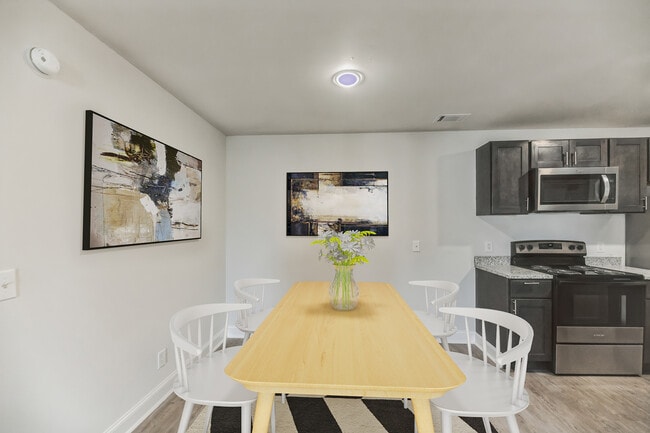 Photo - King George Apartments